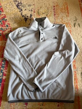 Men’s The North Face Light Grey Quarter-Snap Fleece Pullover ( small)